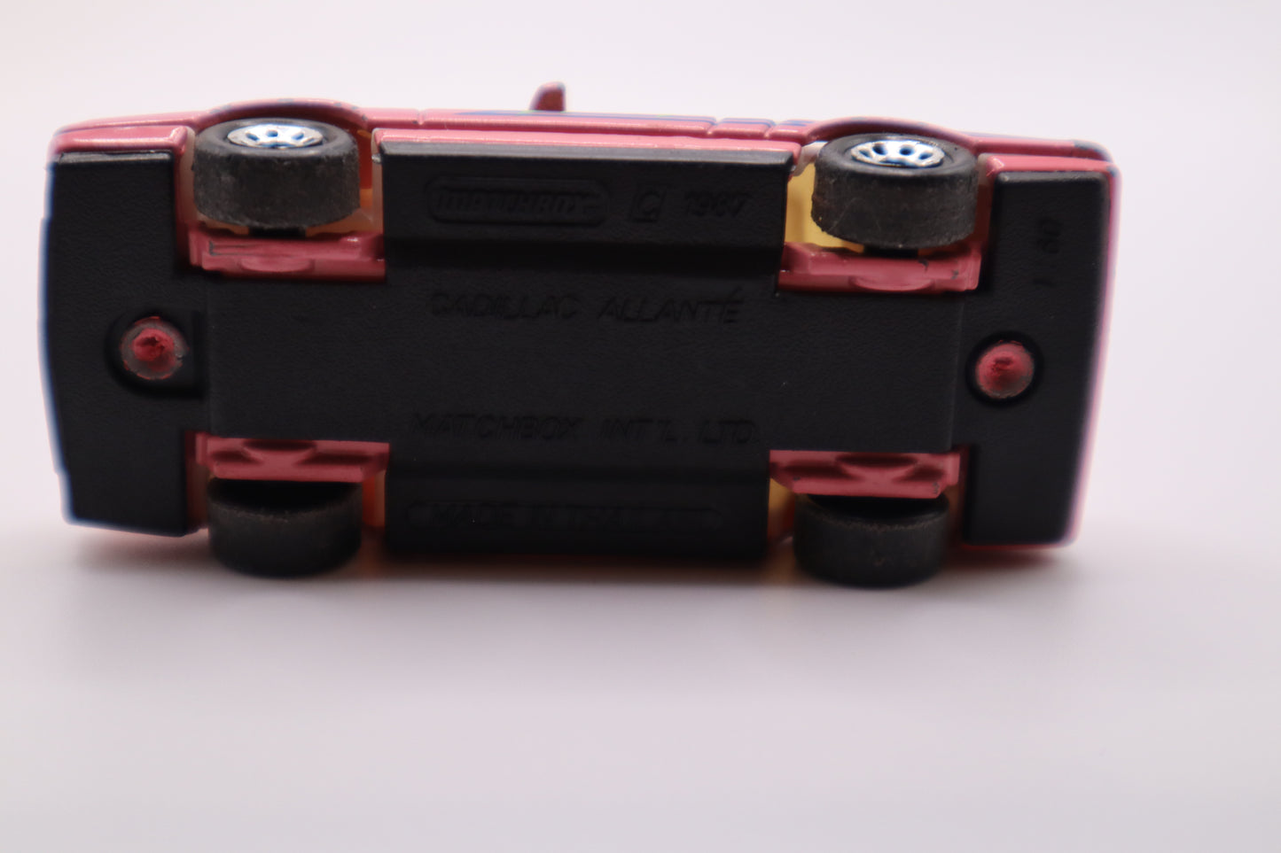 Matchbox 1-75 Series 1987 Cadillac Allanté – 1:64 Scale – Used Condition