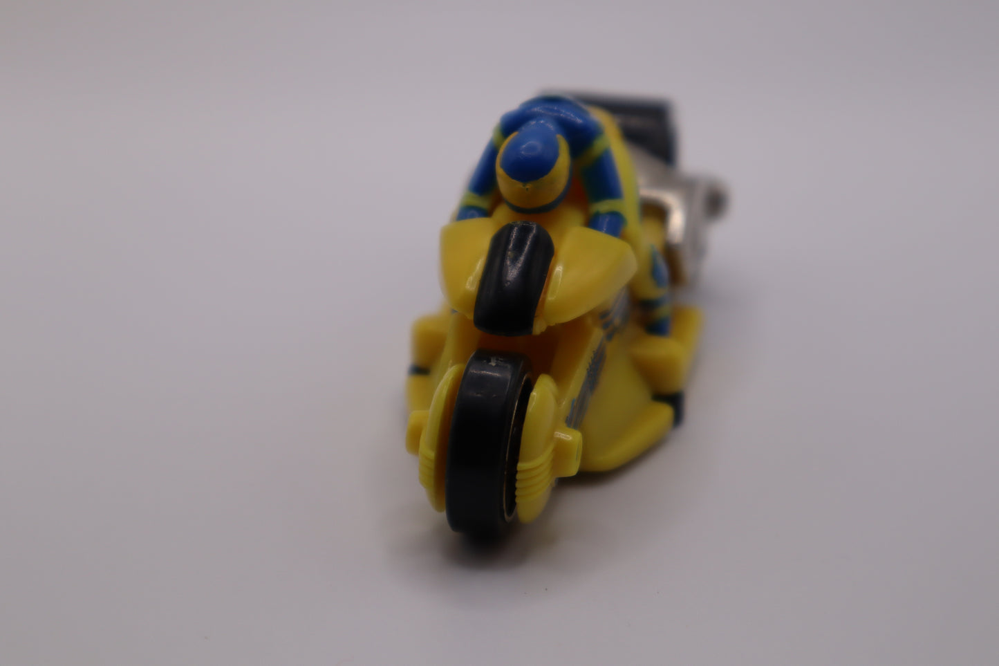 2003 Hot Wheels CAFFIEND Motorcycle Racer Thunder Cycles Wastelander Yellow 1:64