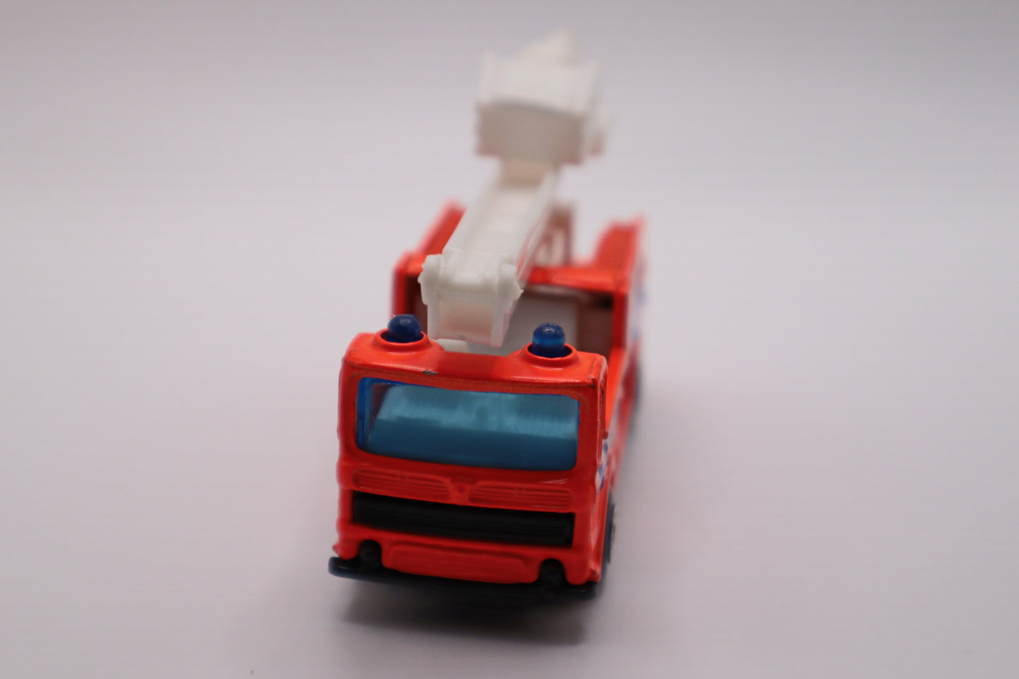 Matchbox Snorkel Truck Fire Rescue Unit – HO Scale – Diecast
