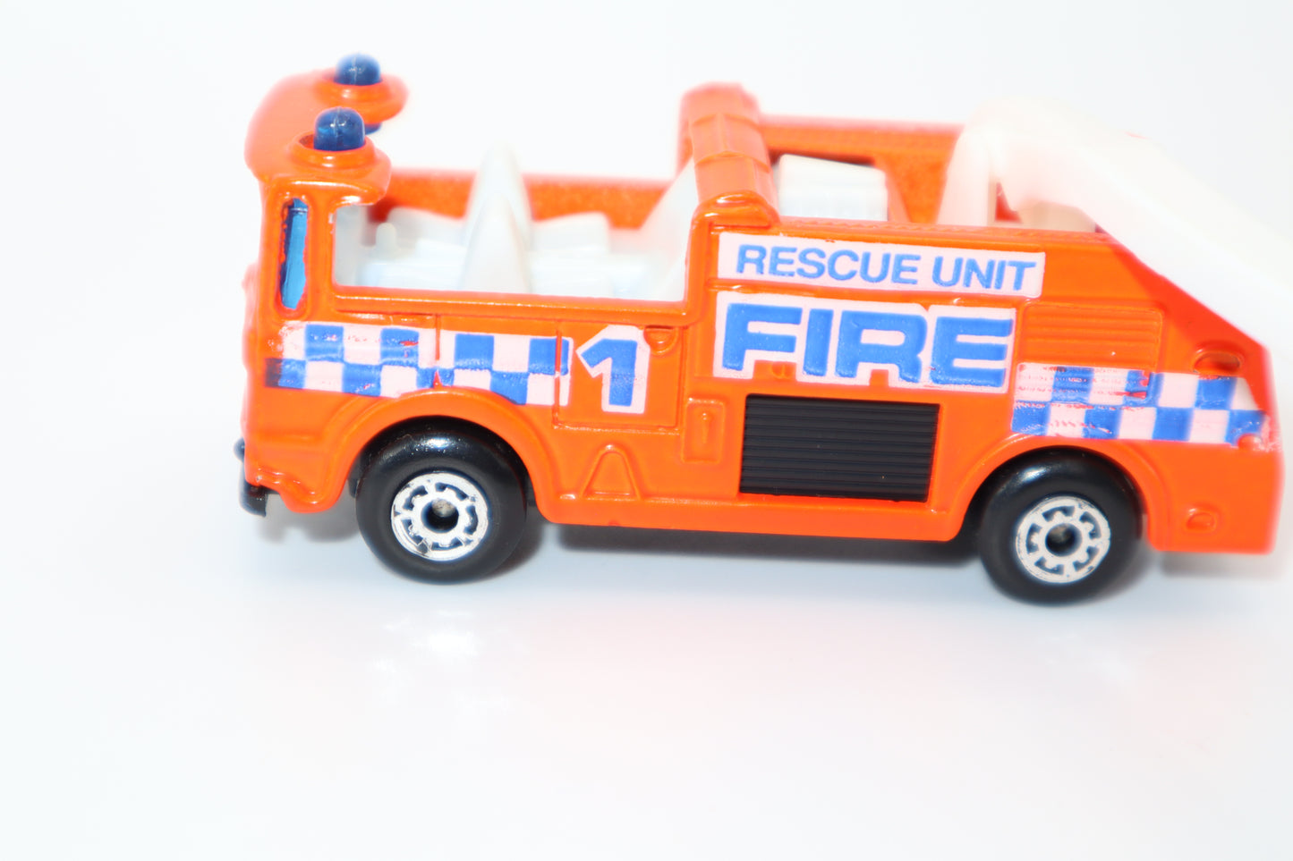 Matchbox Snorkel Truck Fire Rescue Unit – HO Scale – Diecast