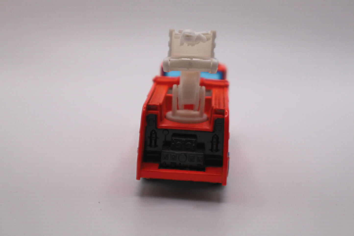Matchbox Snorkel Truck Fire Rescue Unit – HO Scale – Diecast